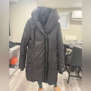 women’s warm winter coat, comfortable only worn a few times great condition!